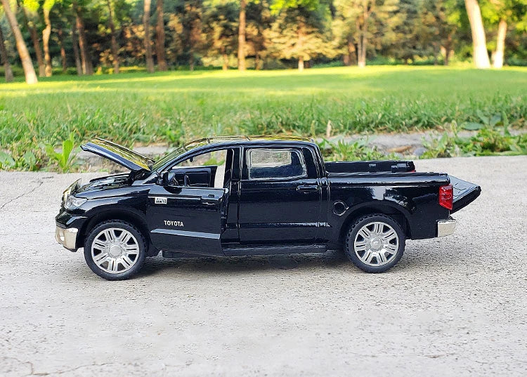 Toyota Tundra Model Car 1:32