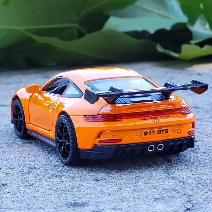 Porsche 911 GT3 Model Car 1:32