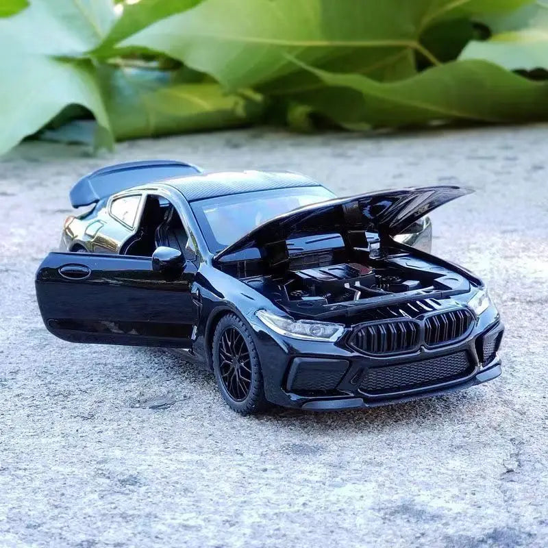 BMW M8 Model Car 1:32