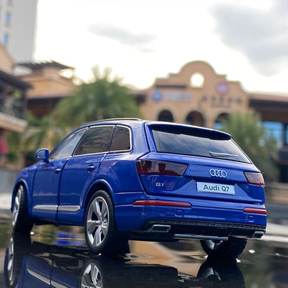 AUDI Q7 SUV Model Car 1:32