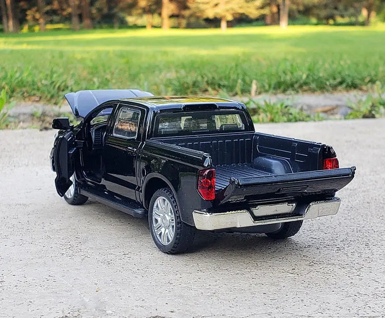 Toyota Tundra Model Car 1:32